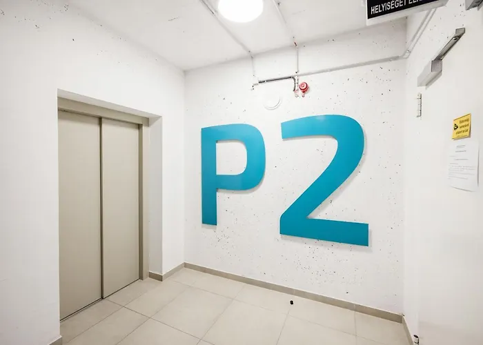 Modern Riverside Apartment With Free Parking